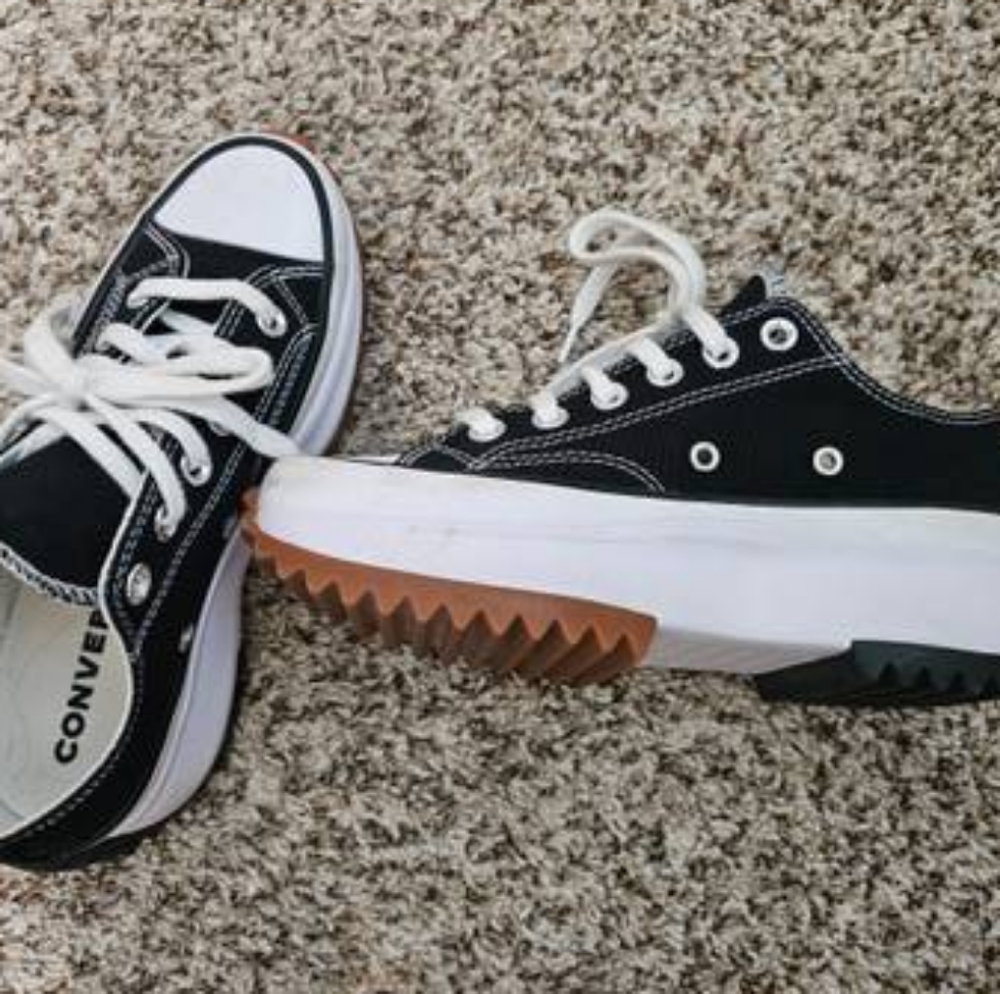 Converse size 6 run hike star sneakers